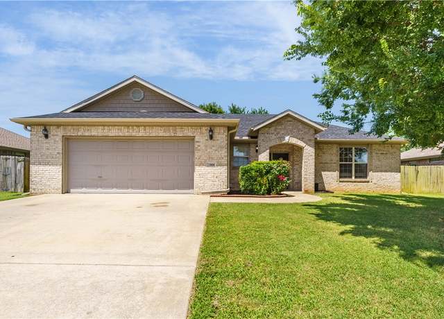 Property at 1906 Elington St, Bentonville, AR 72713, 3 beds, 2 baths