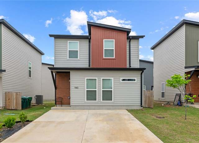 Property at 940 Ventnor Ave, Bentonville, AR 72713, 3 beds, 2 baths