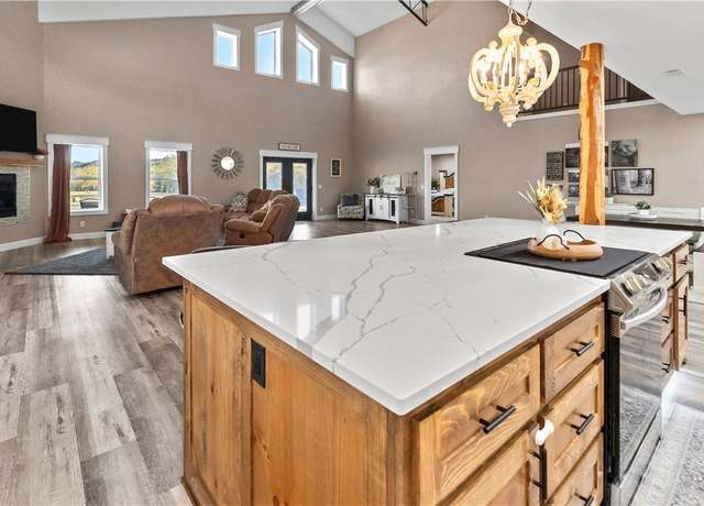 Property at 13136 Cedar Grove Rd, Lead Hill, AR 72644, 4 beds, 3 baths