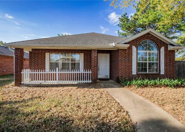 Property at 5751 Reliance St, Fayetteville, AR 72704, 3 beds, 2 baths