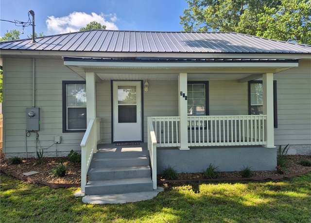 Property at 301 SE Dallas St, Gravette, AR 72736, 2 beds, 1 bath