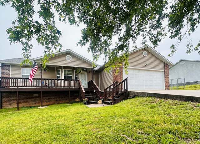 Property at 203 Paradise Heights Dr, Berryville, AR 72616, 3 beds, 2 baths