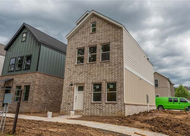 Property at 1313 S Van Buren Ave, Fayetteville, AR 72701, 2 beds, 2 baths