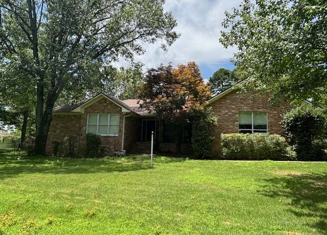 Property at 188 Cliff Rd, Russellville, AR 72802, 3 beds, 2.5 baths