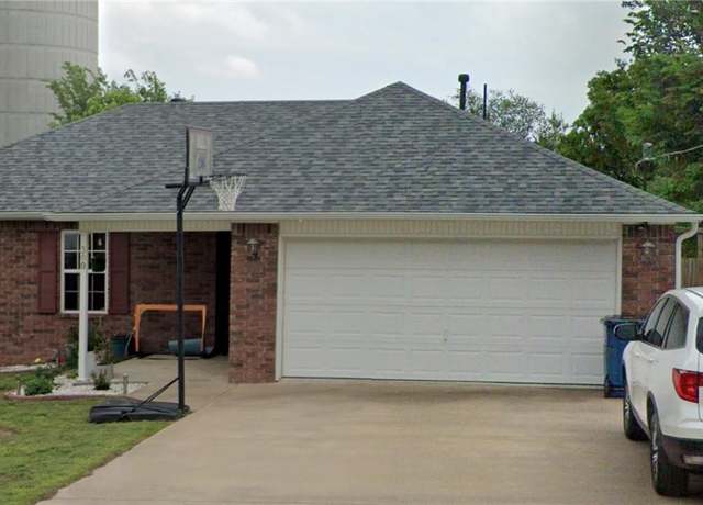 Property at 300 NE 5th Ave, Gravette, AR 72736, 3 beds, 2 baths