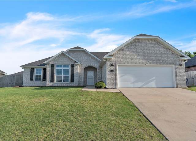 Property at 1461 Colonel Mcneil Dr, Prairie Grove, AR 72753, 4 beds, 2 baths