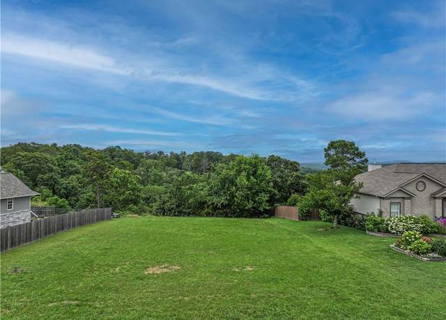 Property at 8 W Bluff Ln, Holiday Island, AR 72631