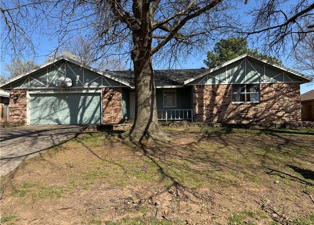 Property at 2707 S 44th St, Springdale, AR 72762, 3 beds, 2 baths