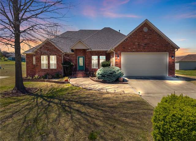 Property at 1D Fairway Dr, Holiday Island, AR 72631, 4 beds, 3 baths