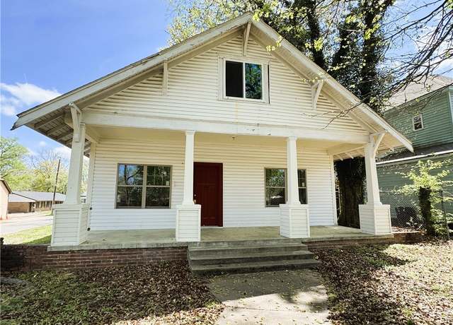 Property at 722 18th St, Fort Smith, AR 72901, 5 beds, 2 baths
