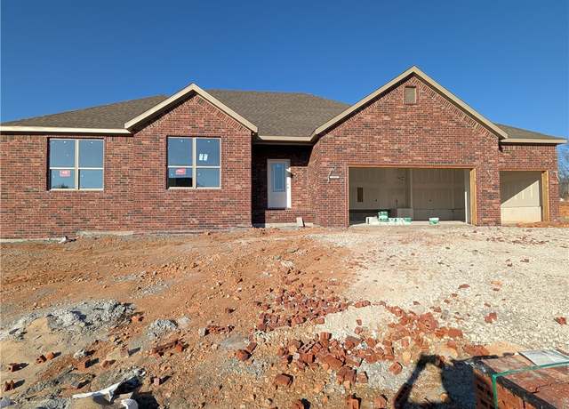 Property at 7932 Teton Trail Ave, Springdale, AR 72762, 4 beds, 2 baths