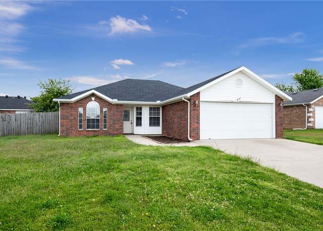 Property at 830 Sunflower St, Centerton, AR 72719, 3 beds, 2 baths