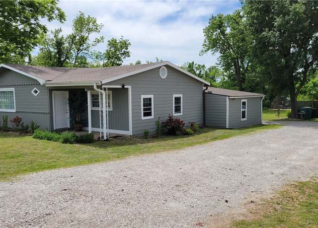Property at 1106 W Olrich St, Rogers, AR 72756, 3 beds, 2 baths