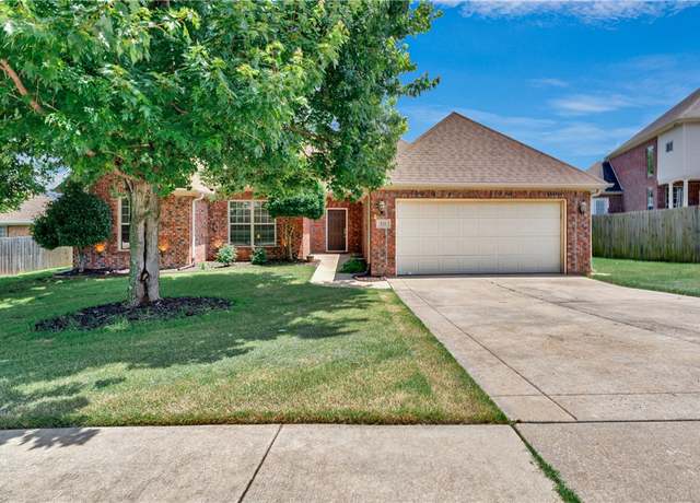 Property at 528 N Brices Cross Dr, Fayetteville, AR 72704, 4 beds, 2 baths