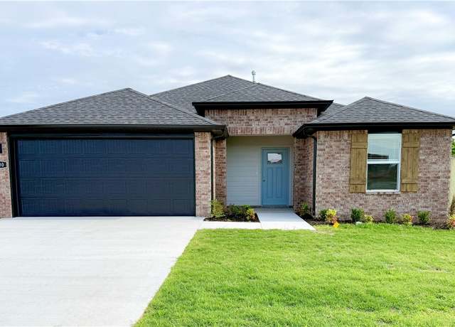Property at 364 Texas Ave, Farmington, AR 72730, 3 beds, 2 baths
