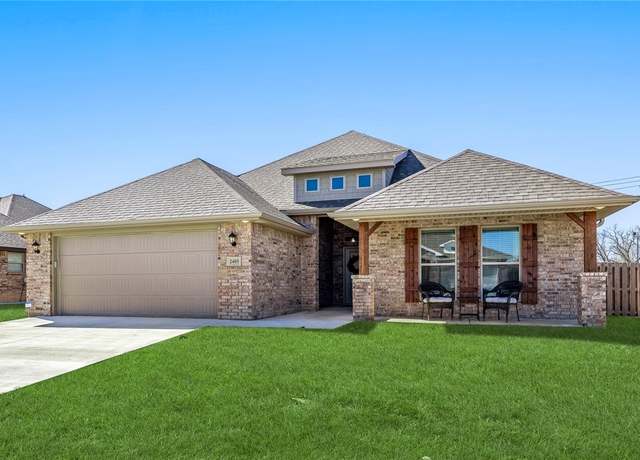 Property at 2405 Armstrong Ln, Pea Ridge, AR 72751, 4 beds, 3 baths