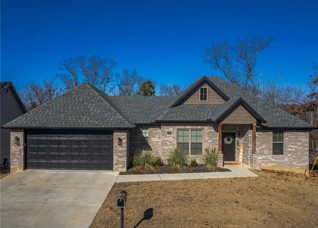 Property at 26 Cumbrian Dr, Bella Vista, AR 72714, 4 beds, 2 baths