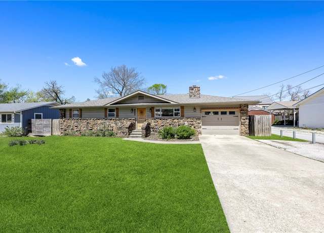 Property at 802 SW 2nd St, Bentonville, AR 72712, 3 beds, 2 baths