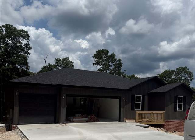 Property at 11 Kirkcolm Dr, Bella Vista, AR 72715, 3 beds, 2.5 baths