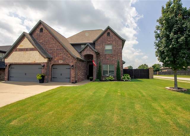 Property at 6400 S 46th Blvd, Rogers, AR 72758, 5 beds, 3.5 baths