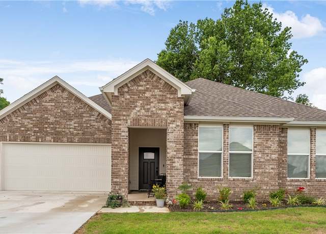 Property at 276 N Yona Ln, Farmington, AR 72730, 4 beds, 2 baths