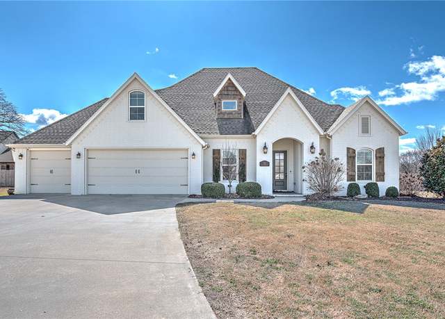 Property at 503 W Twin Falls Dr, Farmington, AR 72730, 4 beds, 2.5 baths