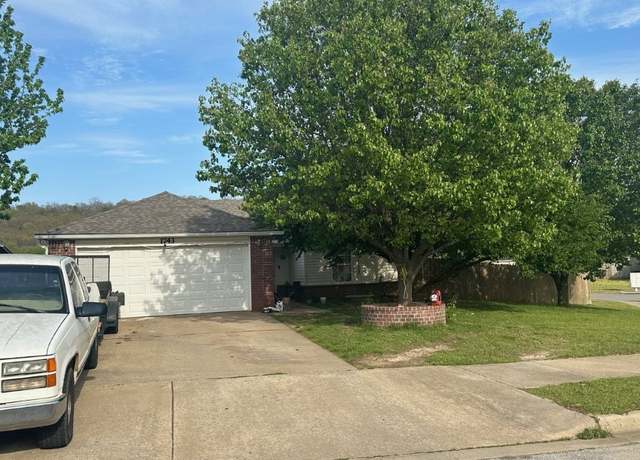 Property at 1743 Jade Rd, Springdale, AR 72764, 3 beds, 2 baths