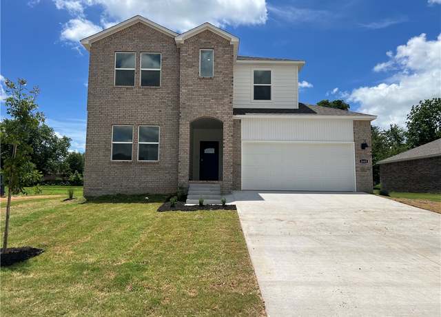 Property at 1645 Ridgeview Dr, Springdale, AR 72762, 4 beds, 3 baths