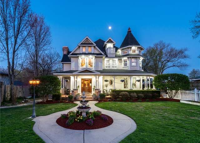 Property at 306 N Main St, Bentonville, AR 72712, 7 beds, 7.5 baths