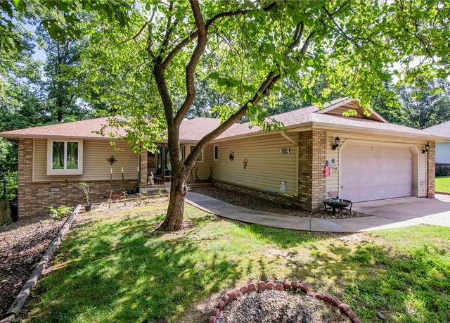 Property at 8 Ashton Ln, Bella Vista, AR 72715, 3 beds, 2 baths