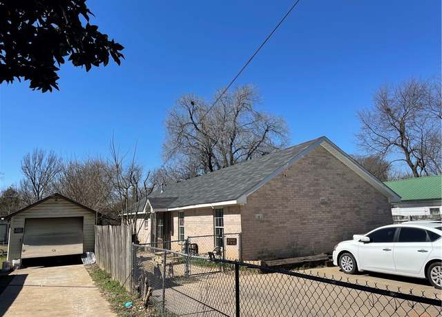Property at 604 Crutcher St, Springdale, AR 72764, 3 beds, 1 bath