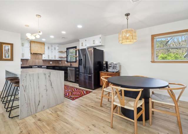 Property at 2125 N Old Wire Rd, Fayetteville, AR 72703, 4 beds, 2.5 baths