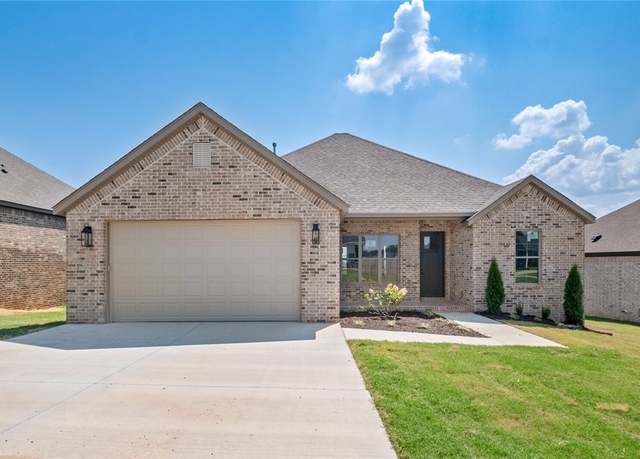 Property at 101 S Eagle Mountain St, Prairie Grove, AR 72753, 4 beds, 2 baths
