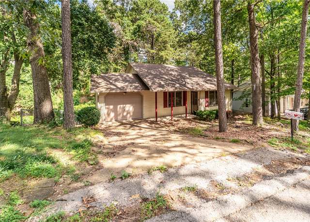 Property at 108 E Jay Ln, Eureka Springs, AR 72632, 3 beds, 1.5 baths