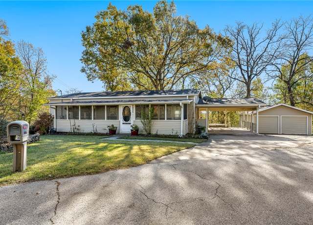 Property at 8086 Chestnut Dr, Rogers, AR 72756, 3 beds, 2 baths