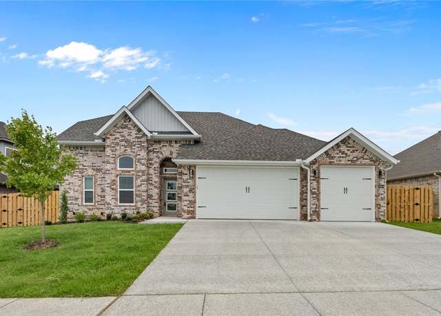 Property at 1804 Charles St, Pea Ridge, AR 72751, 4 beds, 2.5 baths