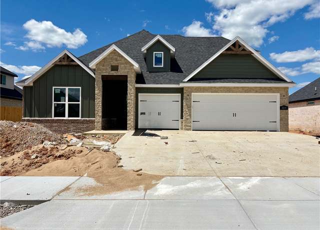 Property at 2209 Bergman St, Pea Ridge, AR 72751, 4 beds, 3 baths