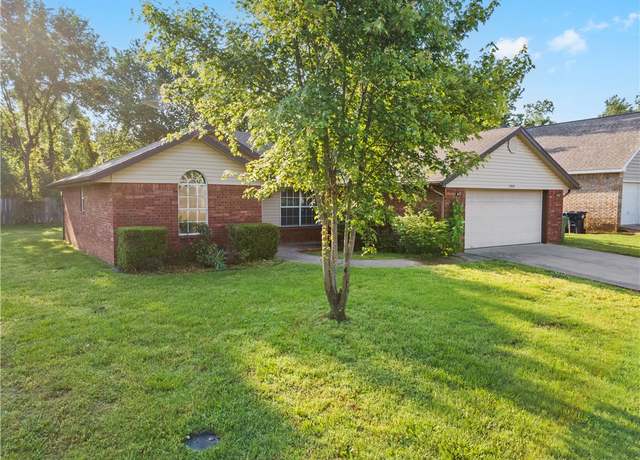 Property at 1303 N 35th St, Rogers, AR 72756, 3 beds, 2 baths