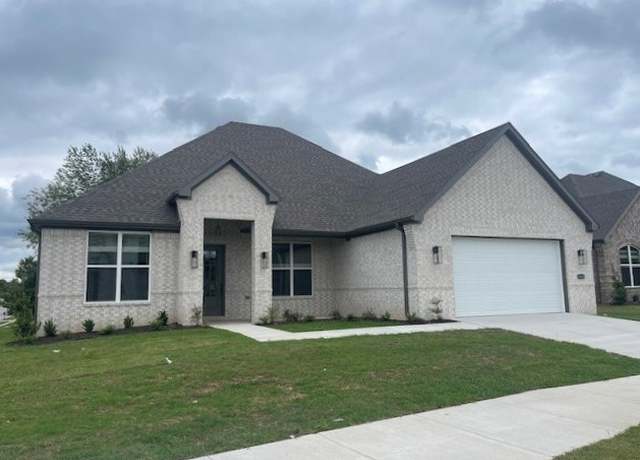 Property at 3595 E Greystone Dr, Fayetteville, AR 72764, 4 beds, 3 baths