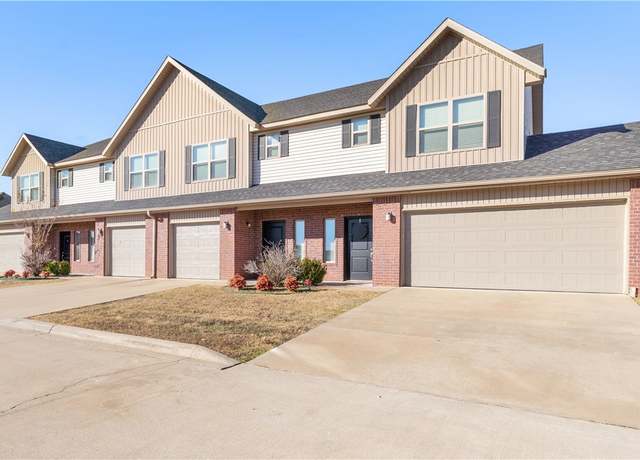 Property at 2701-2707 W Shasta Rd, Rogers, AR 72758, 12 beds, 10 baths