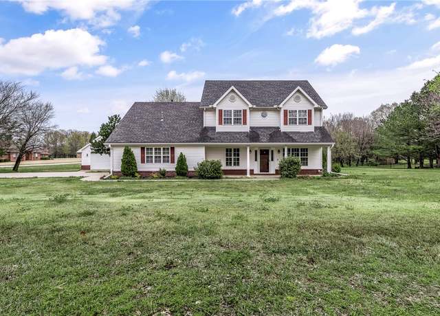 Property at 8968 W Forest Hills Dr, Fayetteville, AR 72704, 5 beds, 2.5 baths