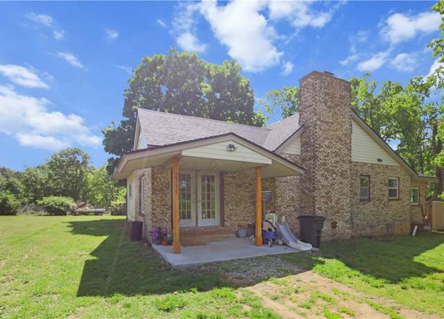 Property at 2711 Aspen Ln, Rogers, AR 72758, 5 beds, 3 baths