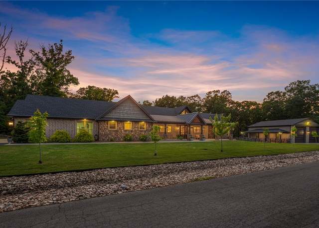 Property at 3 Grimsay Dr, Bella Vista, AR 72715, 4 beds, 4.5 baths