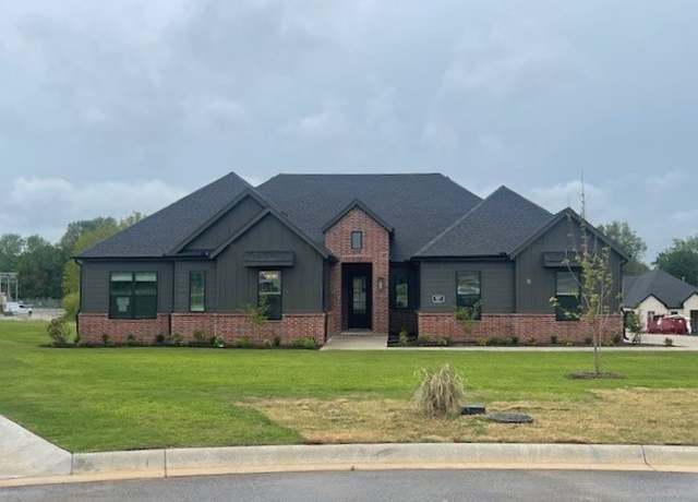 Property at 987 Noah St, Fayetteville, AR 72703, 4 beds, 3.5 baths