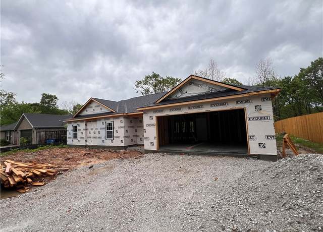 Property at 10 Roessler Ln, Bella Vista, AR 72715, 2 beds, 2 baths