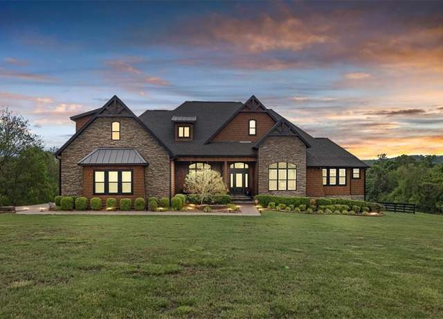 Property at 1699 E Bowen Blvd, Fayetteville, AR 72703, 5 beds, 5 baths