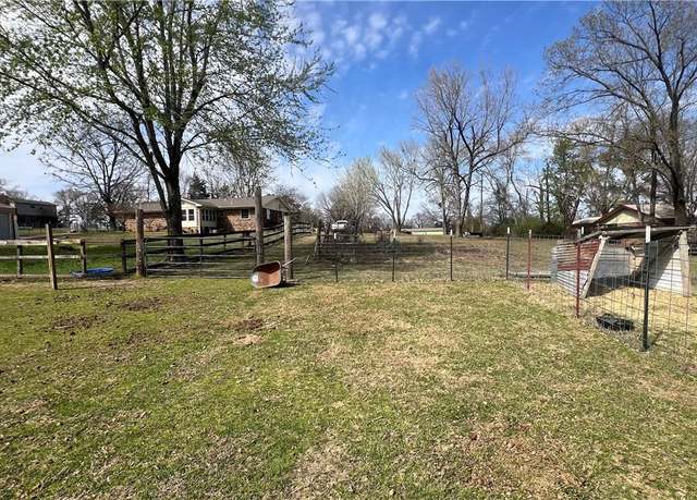 Property at 419 Dean Springs Rd, Alma, AR 72921, 3 beds, 2 baths