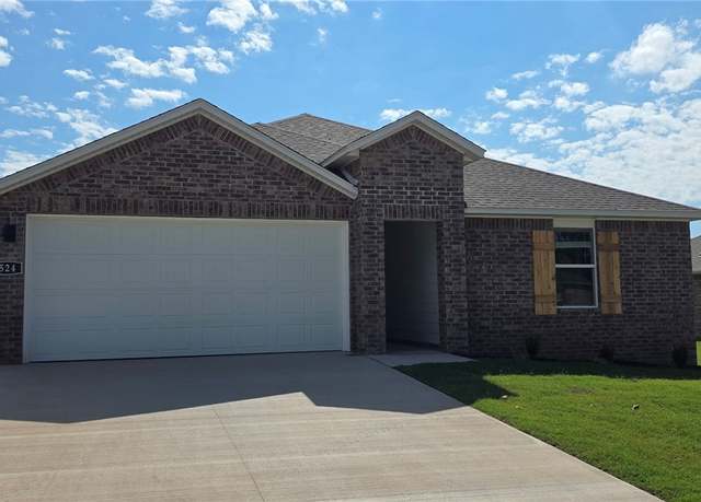 Property at 524 Arizona St, Fayetteville, AR 72730, 3 beds, 2 baths