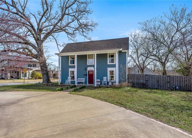 Property at 610 NE A St, Bentonville, AR 72712, 5 beds, 3 baths