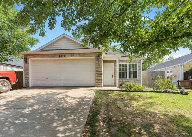 Property at 3015 Commons Ave, Springdale, AR 72764, 3 beds, 2 baths